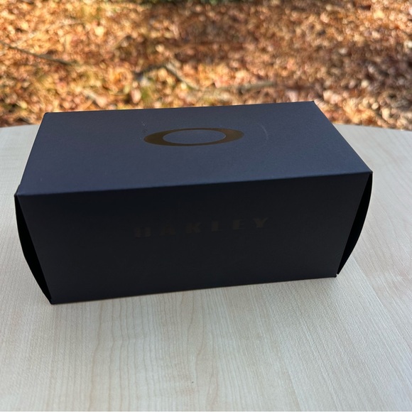 BRAND NEW IN BOX! OAKLEY sunglasses for men in case +extra PRIZM lenses RADAR EV - Picture 10 of 10